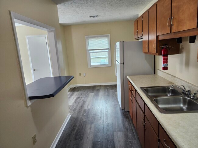 Cocina y barra - 5230 Beach Dr