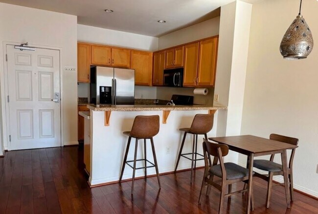 Foto del edificio - 450 J St