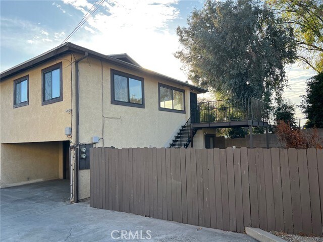 Foto del edificio - 235 W 4th St