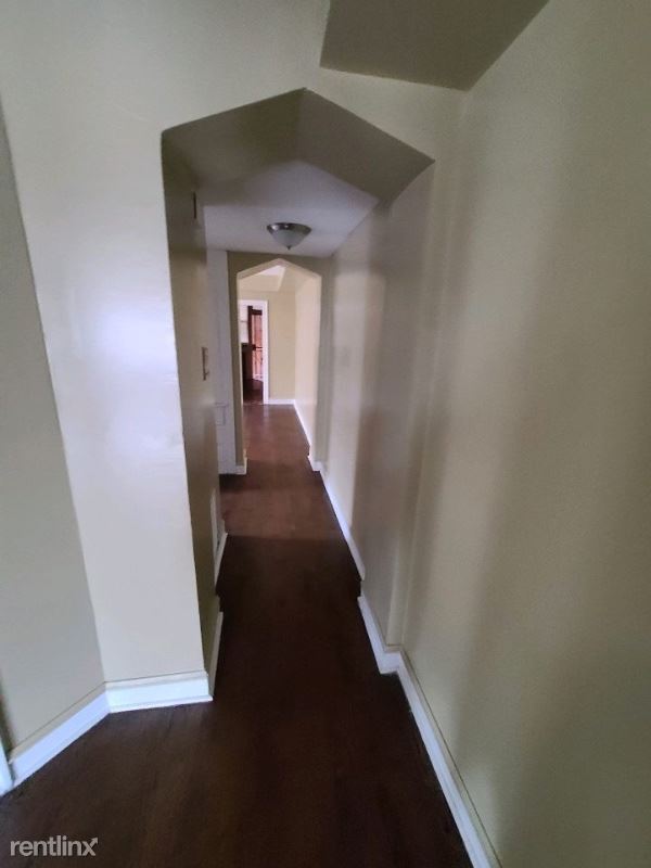 Foto del edificio - 2 br, 1 bath Apartment - 7147 S Cornell Ave
