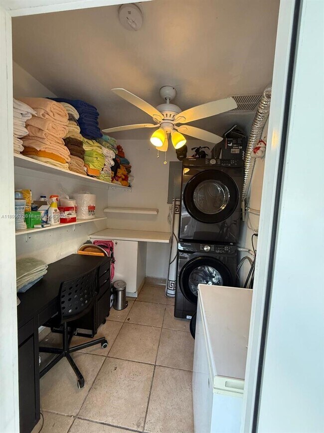 Foto del edificio - 6202 SW 107th Ave