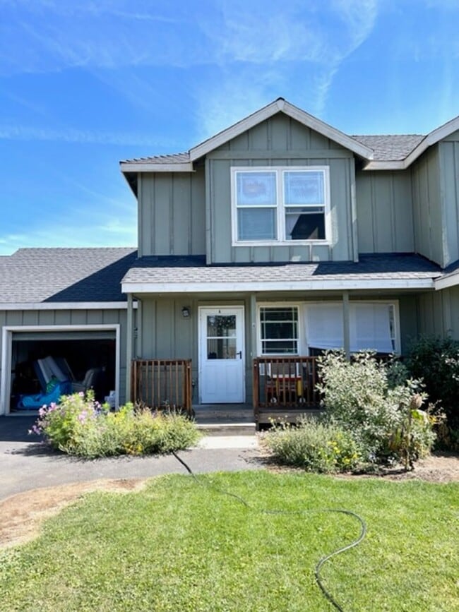 Building Photo - 1110 SW 31st St