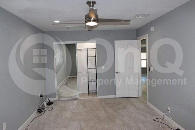 Photo - 2641 W Wethersfield Rd House