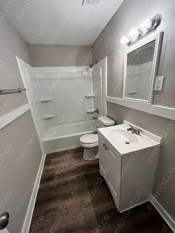 Foto del edificio - 4207 Azalea Dr