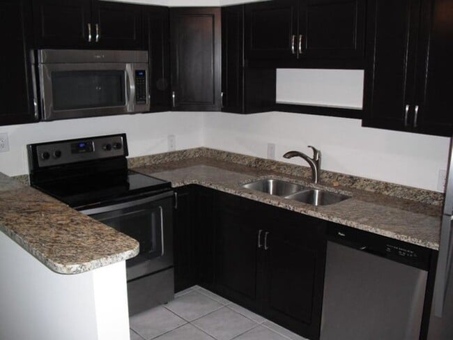 Photo - 630-632 SW 7th Ave House