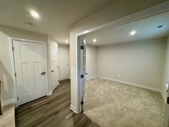 Foto del edificio - Modern Townhome in Stone Creek Townhomes