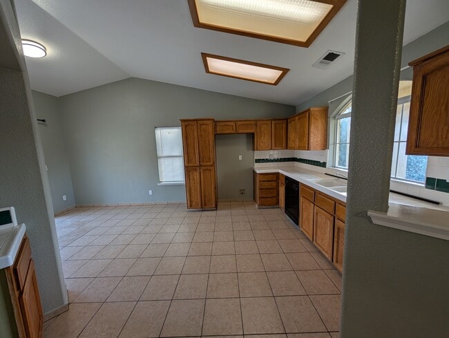 Building Photo - 415 Santa Bonita St