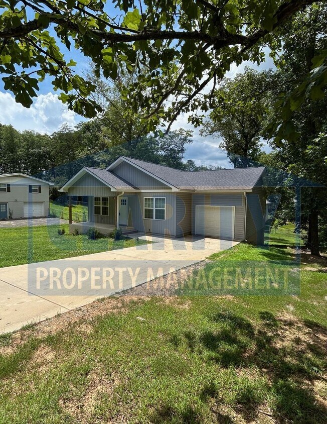 Foto principal - Newly constructed House w/ 3 Bedrooms!