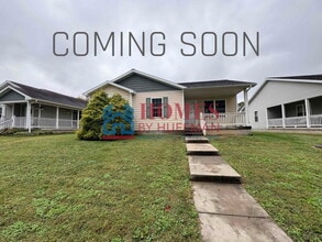 Building Photo - 1921 Shadewood Ave