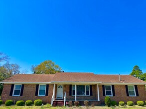 Building Photo - 639 N College Rd