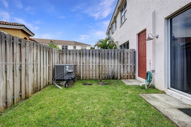 Foto del edificio - 2311 NE 42nd Cir