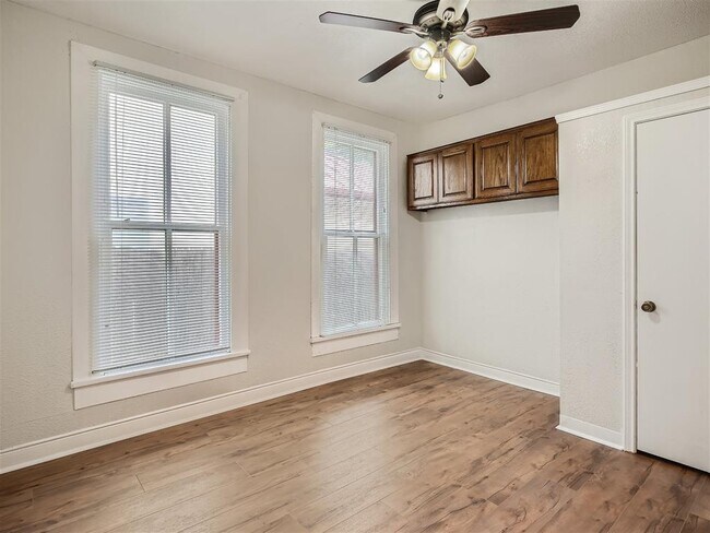 Foto del edificio - 1013 E 3rd St