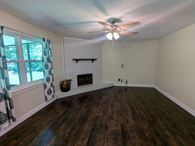 Building Photo - 3248 Whitney Dr W