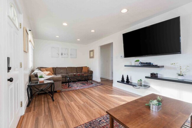 Foto del edificio - 1523 Woodland Ave