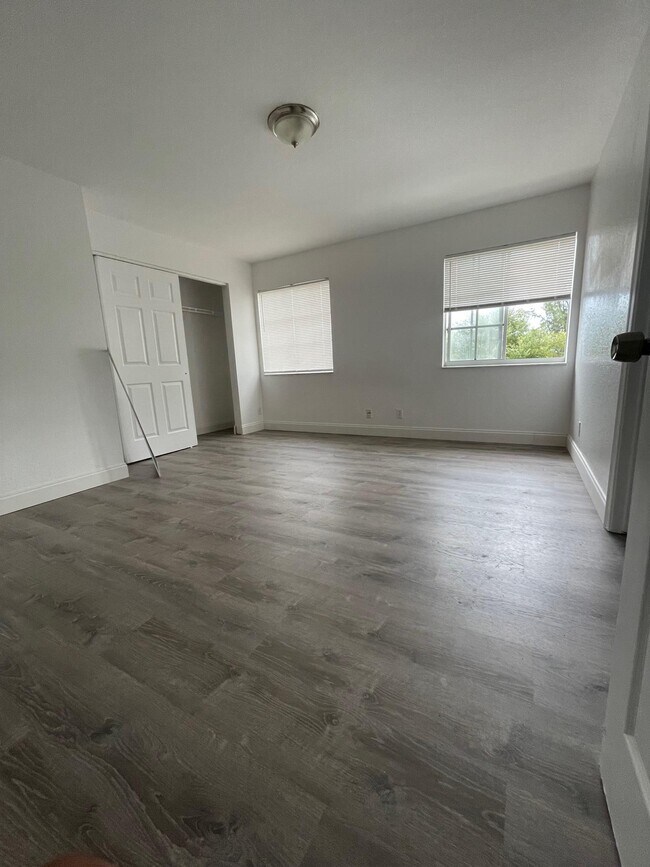 Building Photo - 1213 Colonial Palms Way
