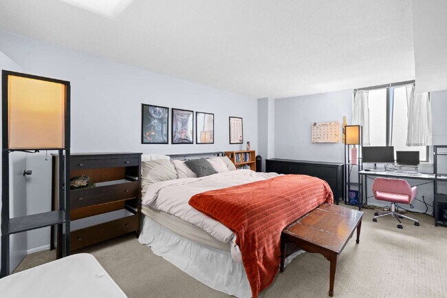 Foto del edificio - All-Inclusive Luxury Living in Rockville Town Center**