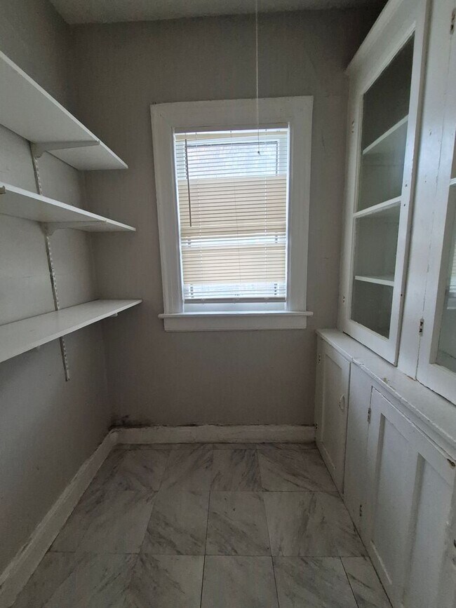 Foto del edificio - 1107-1109-1109 S Clinton Ave