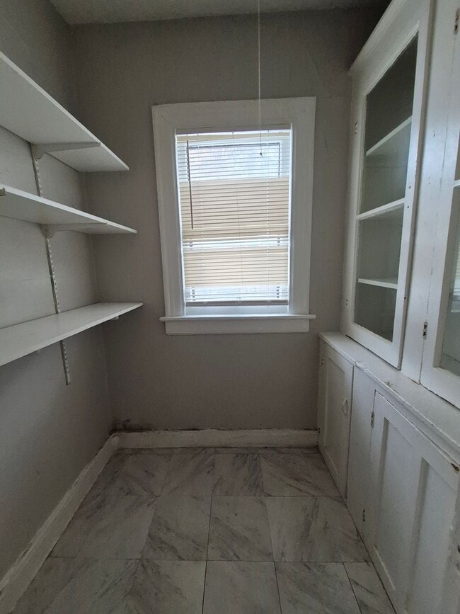 Building Photo - 1107-1109-1109 S Clinton Ave