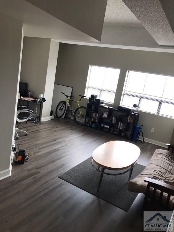 Building Photo - 131 E Broad St