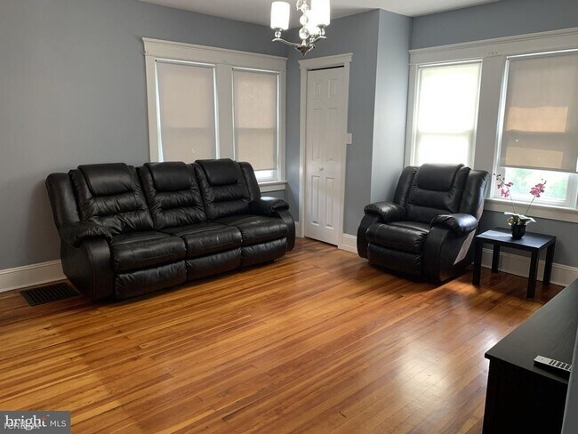 Building Photo - 1 br, 1 bath House - 3 Ewingville Rd