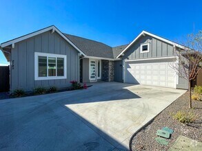 Building Photo - 2145 E Valensole St