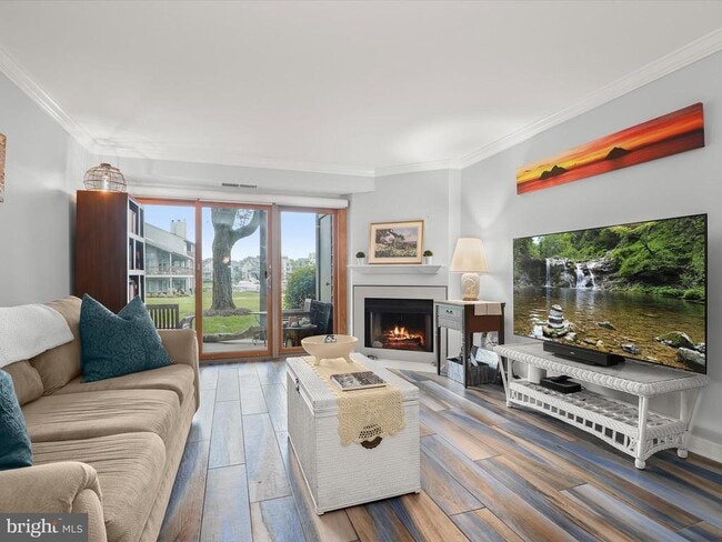 Building Photo - 7024 Channel Village Ct