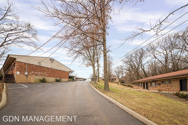 Building Photo - 2839-2857 Cypress Way