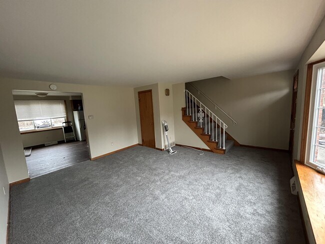 Foto del edificio - 34 Oakridge Dr