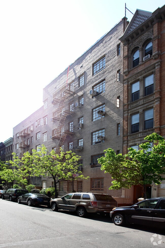 Building Photo - 66 W 88th St