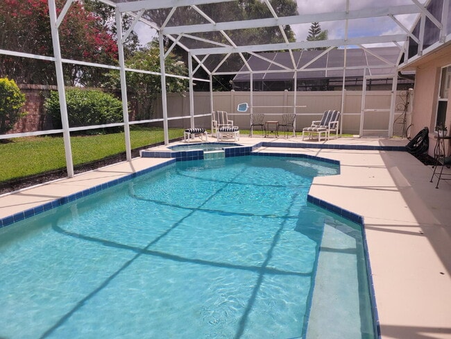 Building Photo - Hunters Creek Pool Home