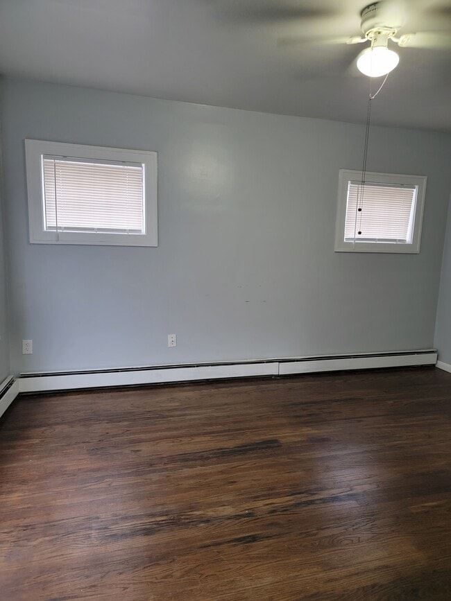 2006 Waterbury Rd Unit 20, Lakewood, OH 44107 Apartments in Lakewood