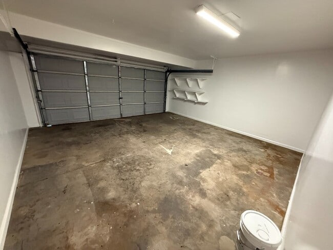 Building Photo - N 58th Dr