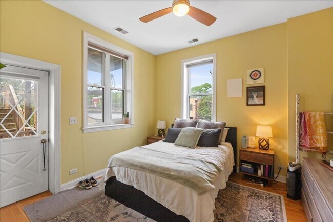 Foto del edificio - 2 bedroom in Chicago IL 60622