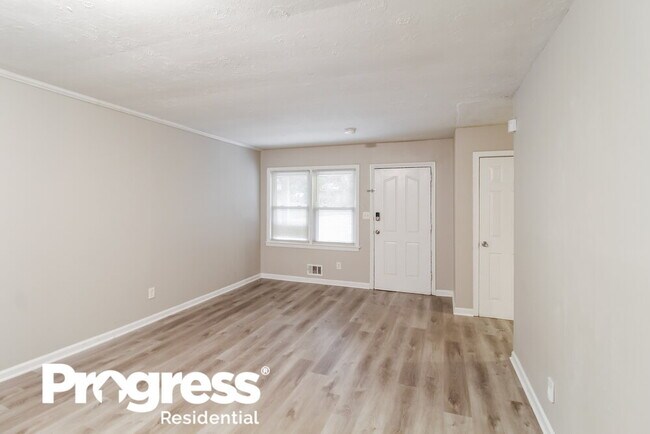 Building Photo - 3135 Robin Rd