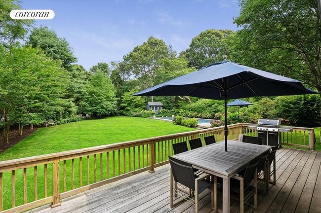 Building Photo - 6 Briarsweet Ln