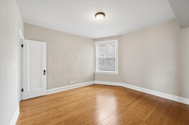 Foto del edificio - 7730 S Essex Ave