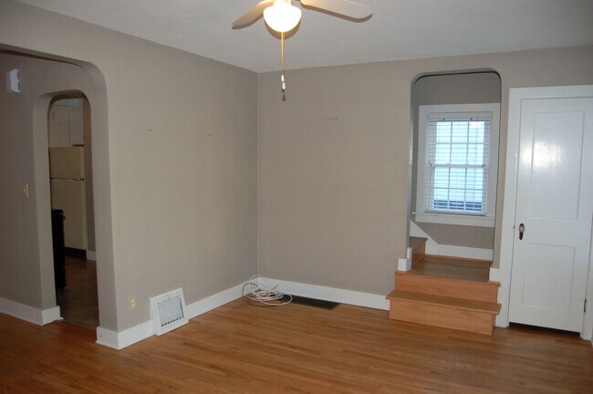 Building Photo - 228 Melrose Ct