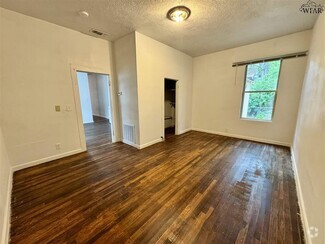 Building Photo - 1111 Monroe St