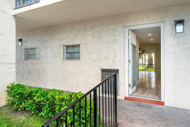 Foto del edificio - 8901 S Hollybrook Blvd