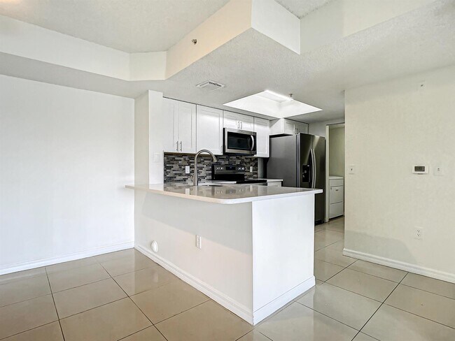 Building Photo - 5011 Wiles Rd