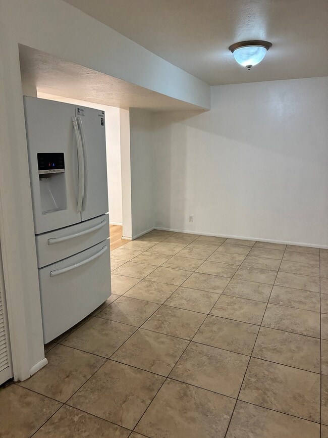 Building Photo - 1321 E 4200 S
