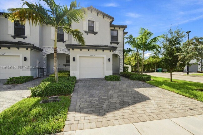 Foto del edificio - 20369 NW 5th Ct