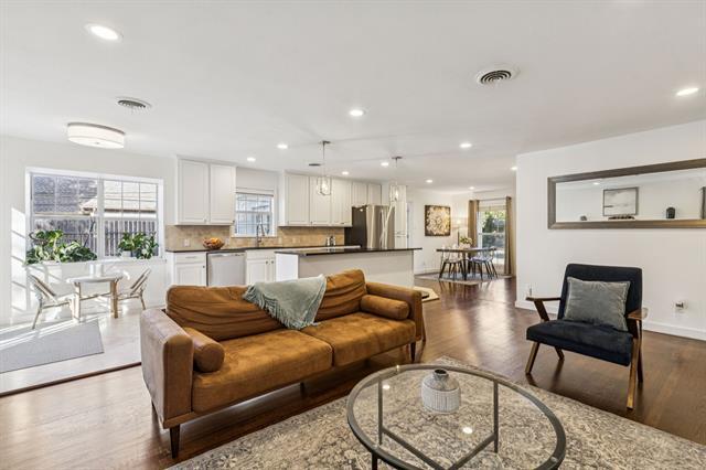 Foto del edificio - 10525 Castlegate Dr