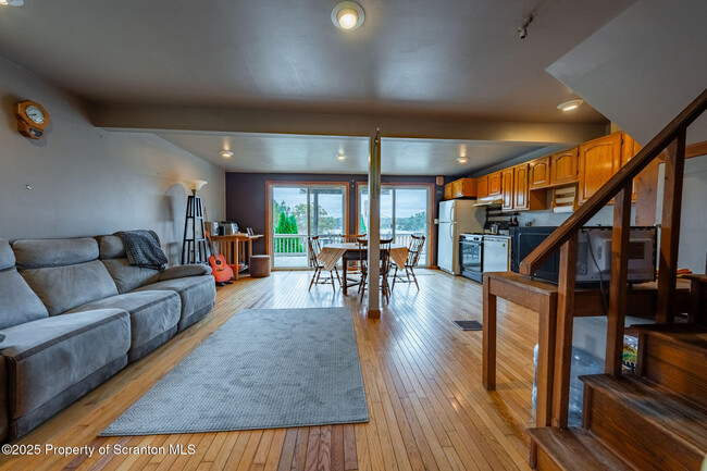 Foto del edificio - 120 Evergreen Ln