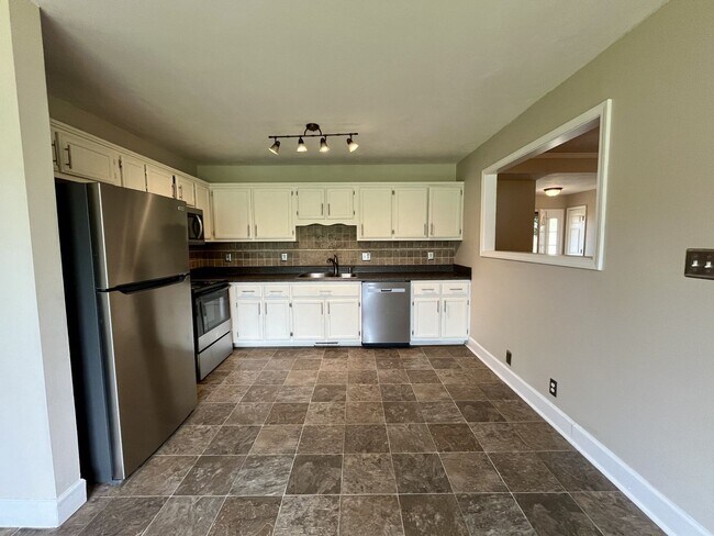 Building Photo - 2758 Shepherds Ct