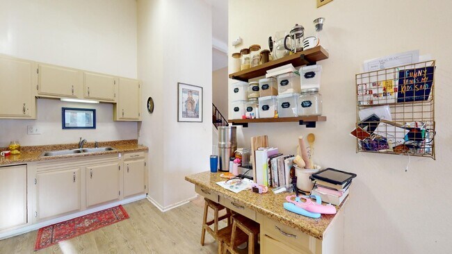 Foto del edificio - 542 Meadow Ct