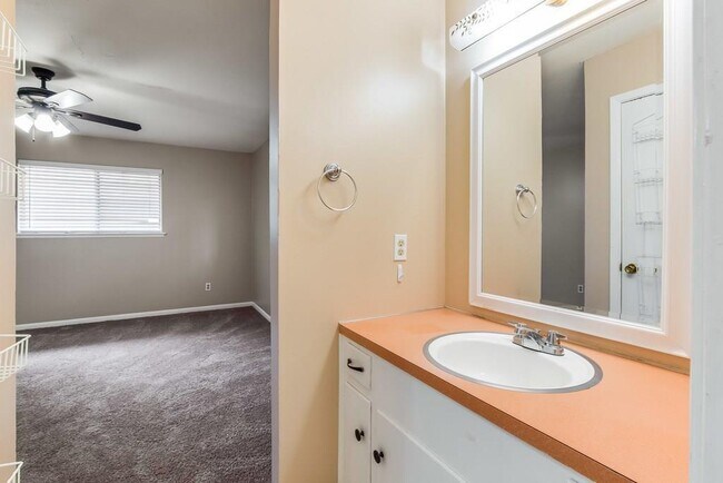 Foto del edificio - 2802 St Edwards Cir