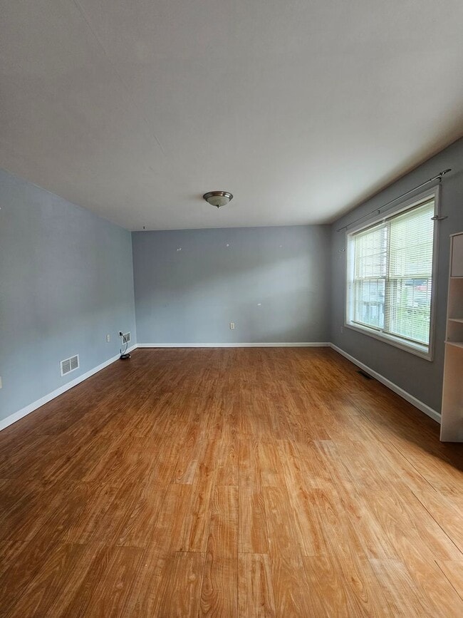 Building Photo - 505 Indian Rock Cir