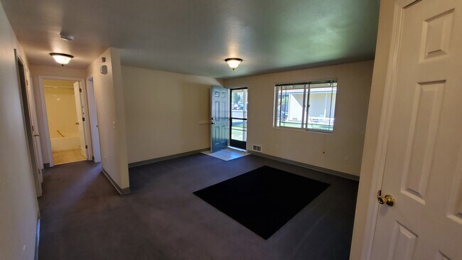 Living Room - 2112 Yellowstone St
