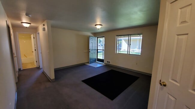Living Room - 2112 Yellowstone St